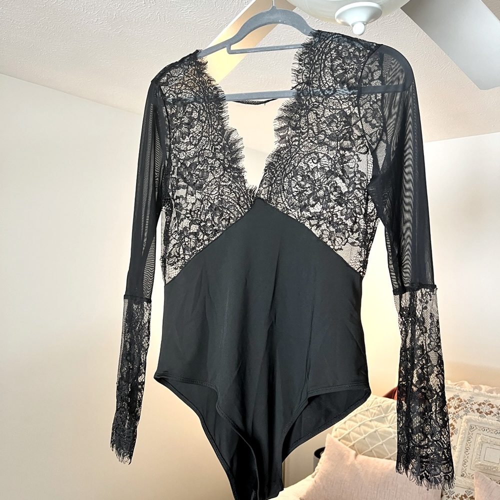 ✨NEW✨ Women's Sexy Lace Long Sleeve Bodysuit